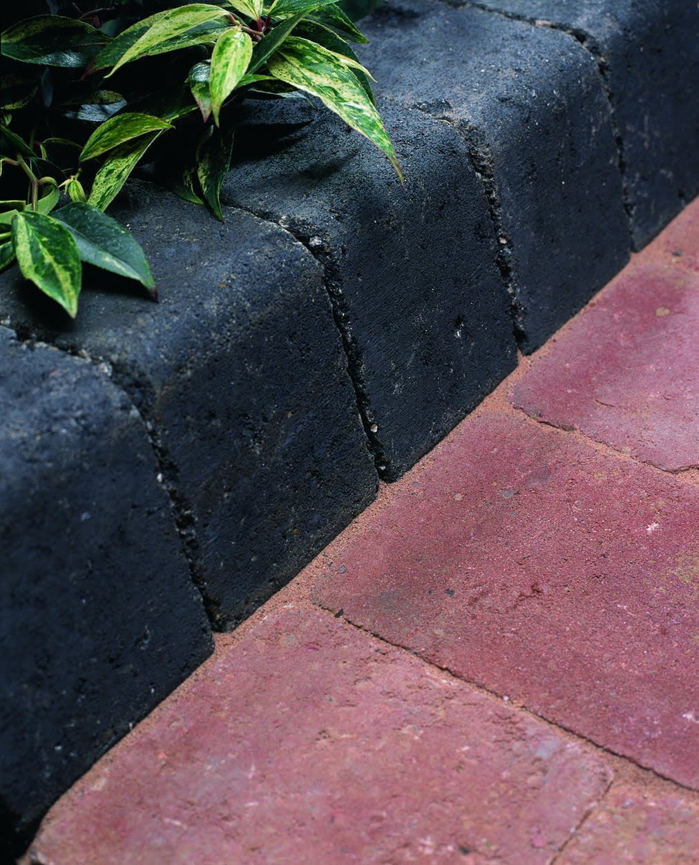 Woburn Rumbled Kerb Graphite