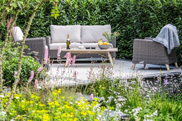Pearl White Sandstone patio with Black Granite plank edging Hampton Court 2019