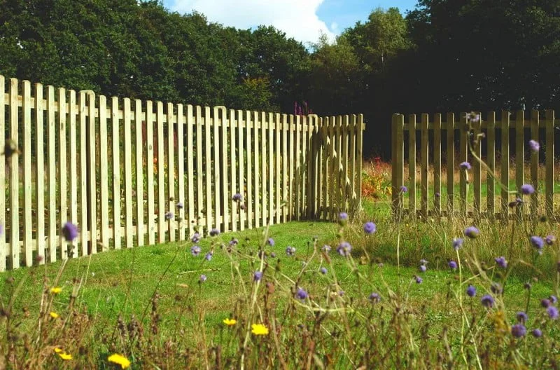Round Top Picket Panel & Gate RTP120 + RTPG120(1) opt.jpg