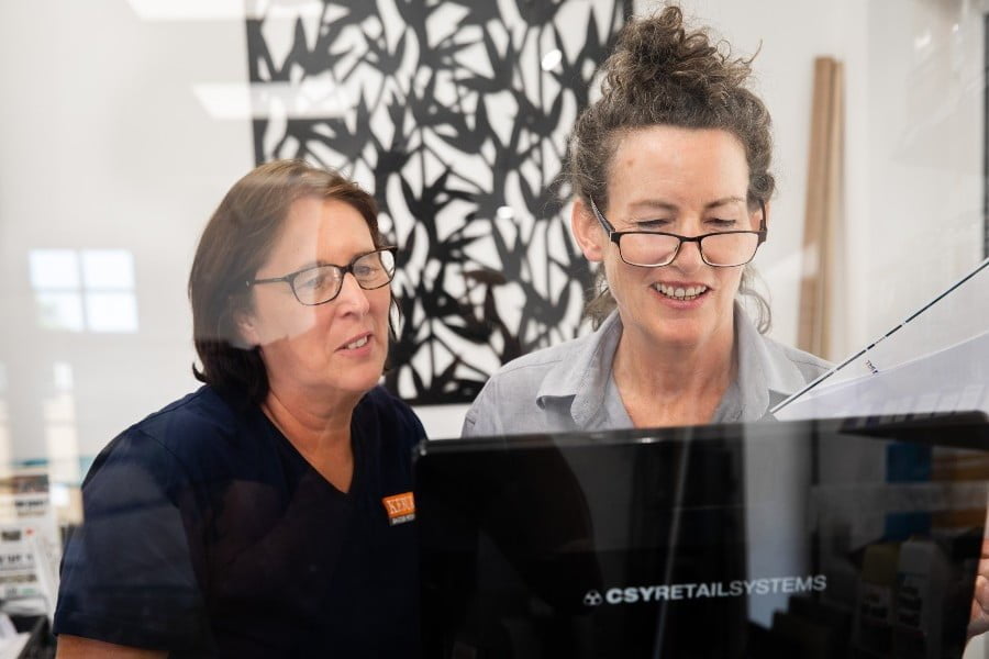 Team work in showroom Sales team assistants at Kebur