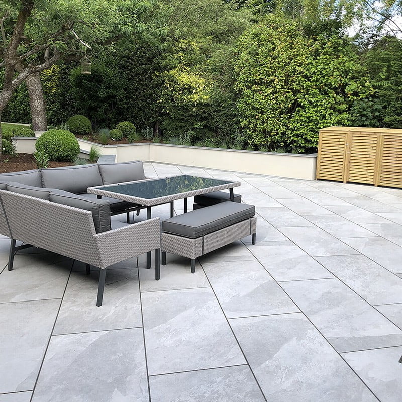 Sierra Grey Porcelain.jpg Sierra Grey Porcelain paving courtesy of TAW Garden Landscapes