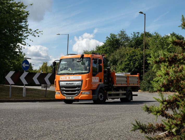 Delivery webopt 710 x 535 Kebur delivery vehicle
