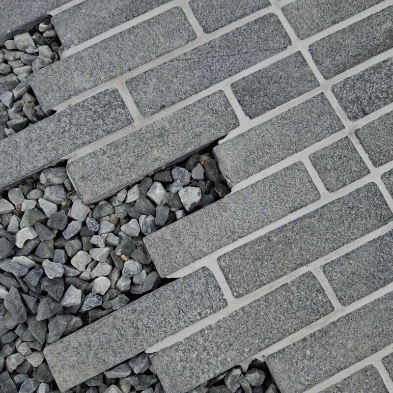 Kebur Black Granite Tumbled Setts 200 x 50mm - Image 2