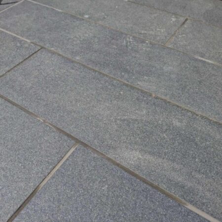 Kebur Contempo Natural Granite Black 900 x 200mm paving