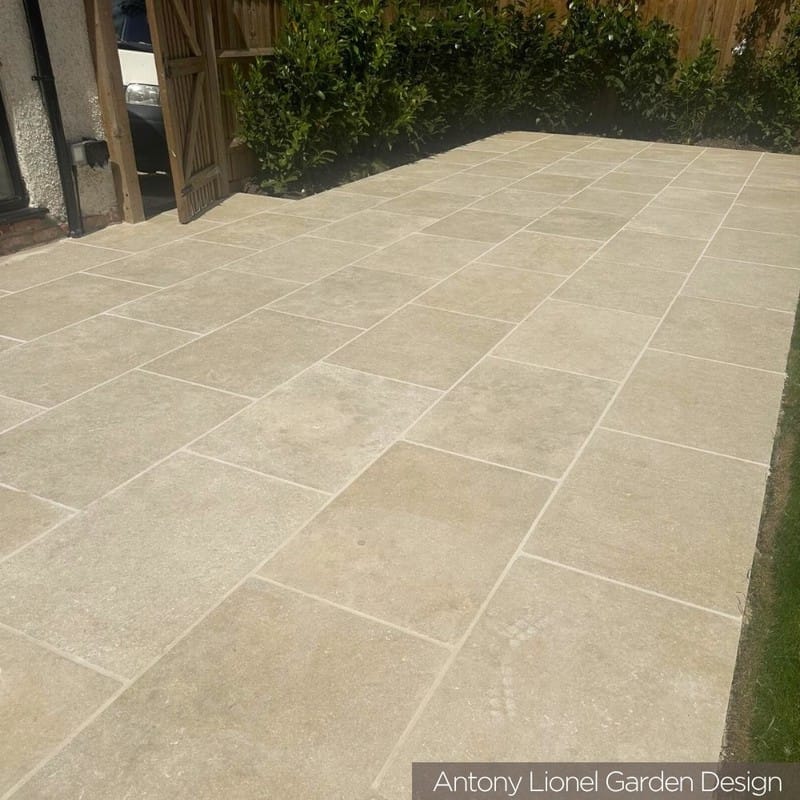 Oro Washed and Tumbled Egyptian Limestone Paving 900x600mm - Image 4