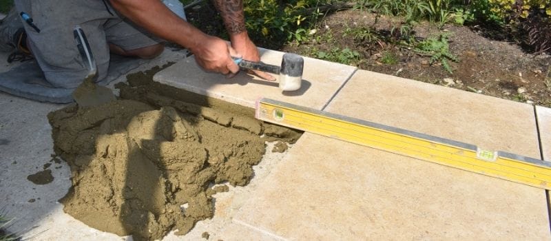 Laying natural stone paving Laying natural stone paving