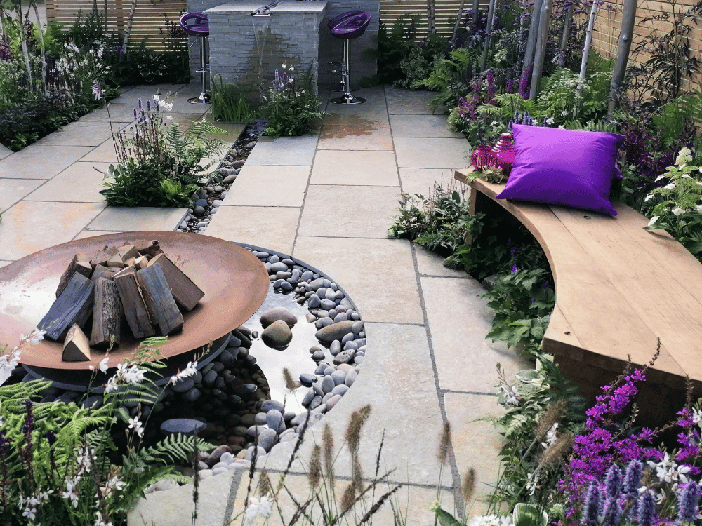 No garden project is complete without the finishing touches that tie the whole space together. Whether you’re updating a patio, refreshing planting areas, or planning a full garden transformation, the right accessories can add both style and functionality to your outdoor space.